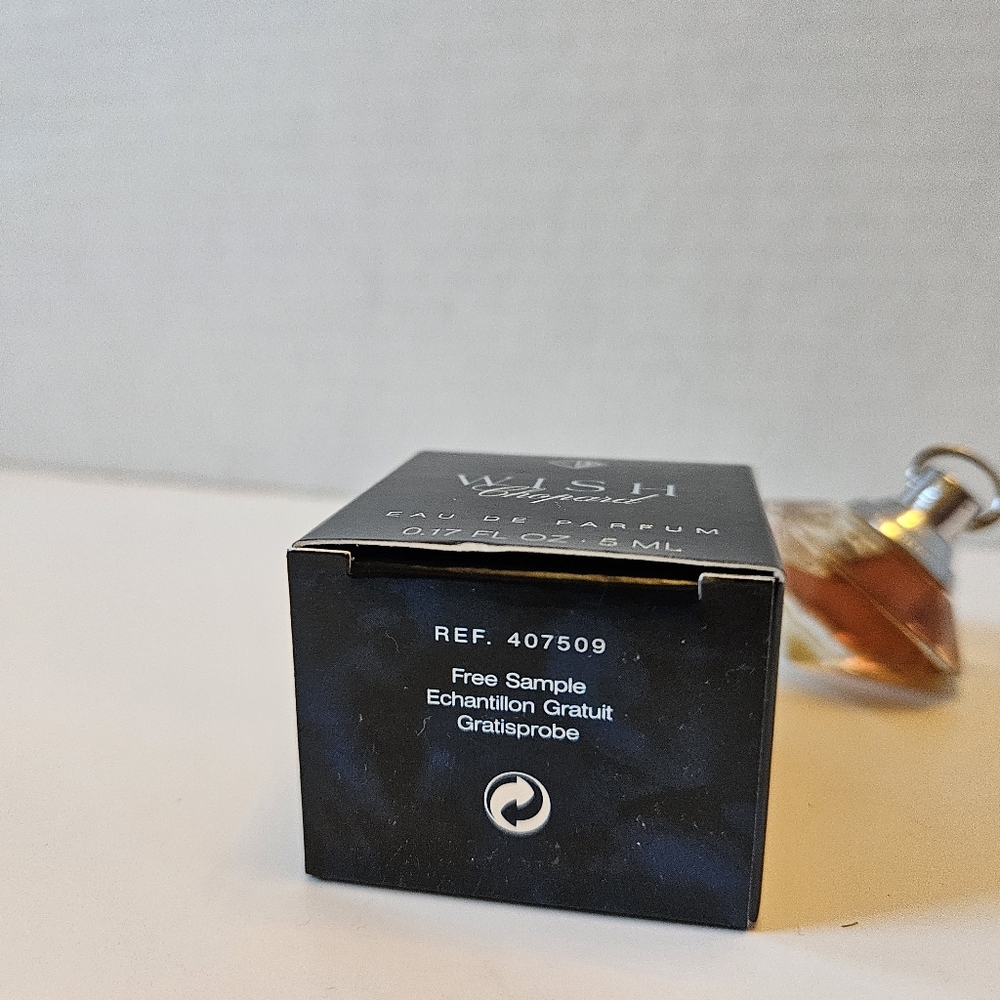 WISH by Chopard .17 oz/5ml EAU DE PARFUM pour NEW in Box VINTAGE - Picture 4 of 5